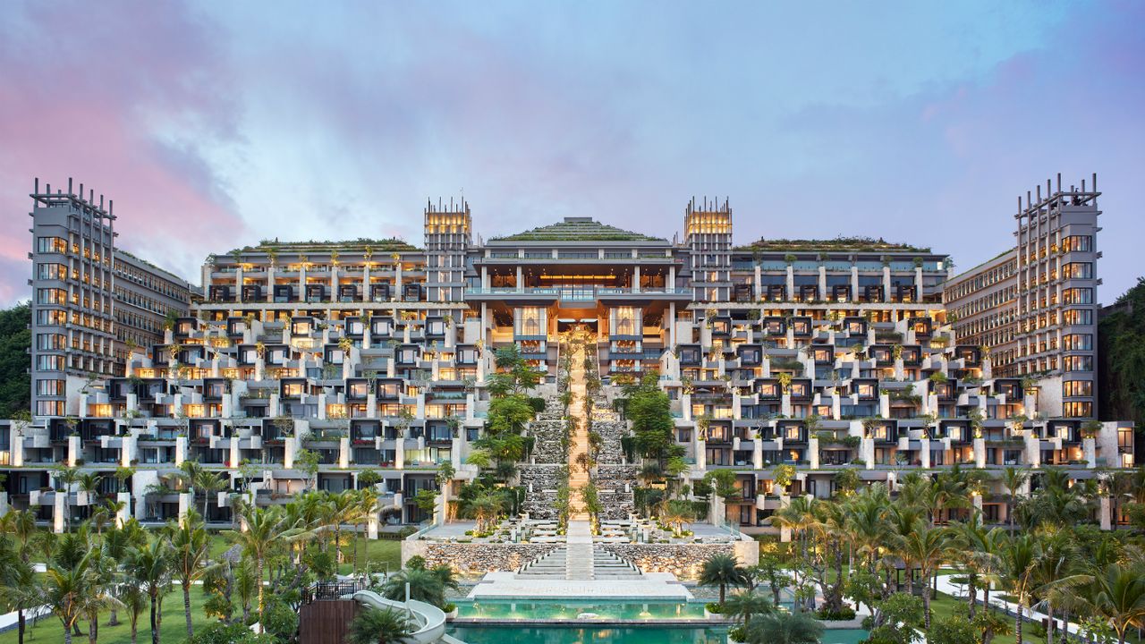 the_apurva_kempinski_bali_grand_staircase.jpg