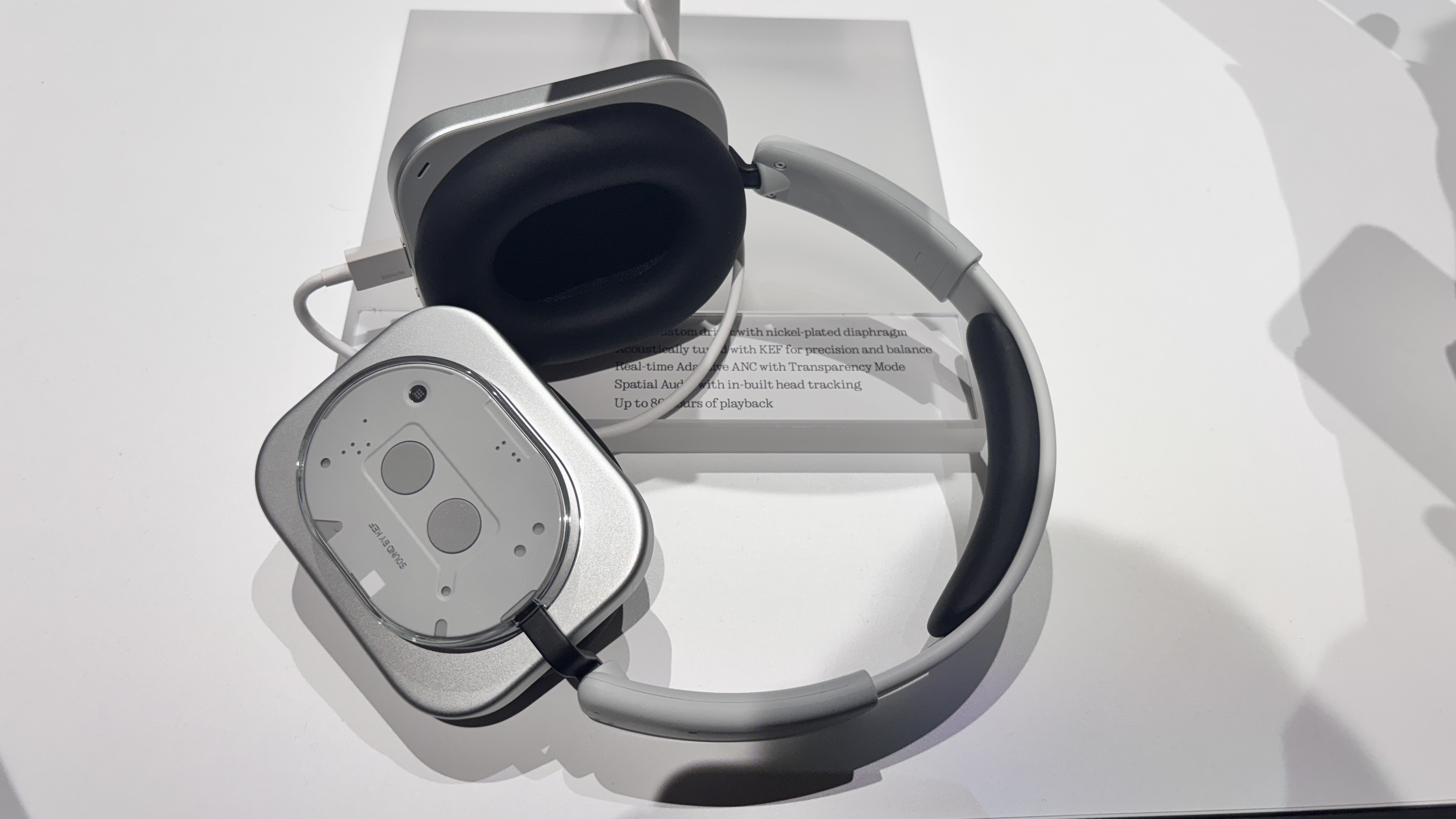 Nothing Headphone (1) in white