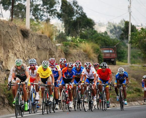 The lead group during the fifth stage from Ambato to Riobamba.