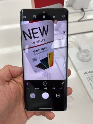 The photos of the LG Velvet come from a post on a Korean forum
