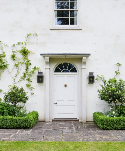 Small front garden ideas: 15 ways to maximize compact spaces | Homes ...