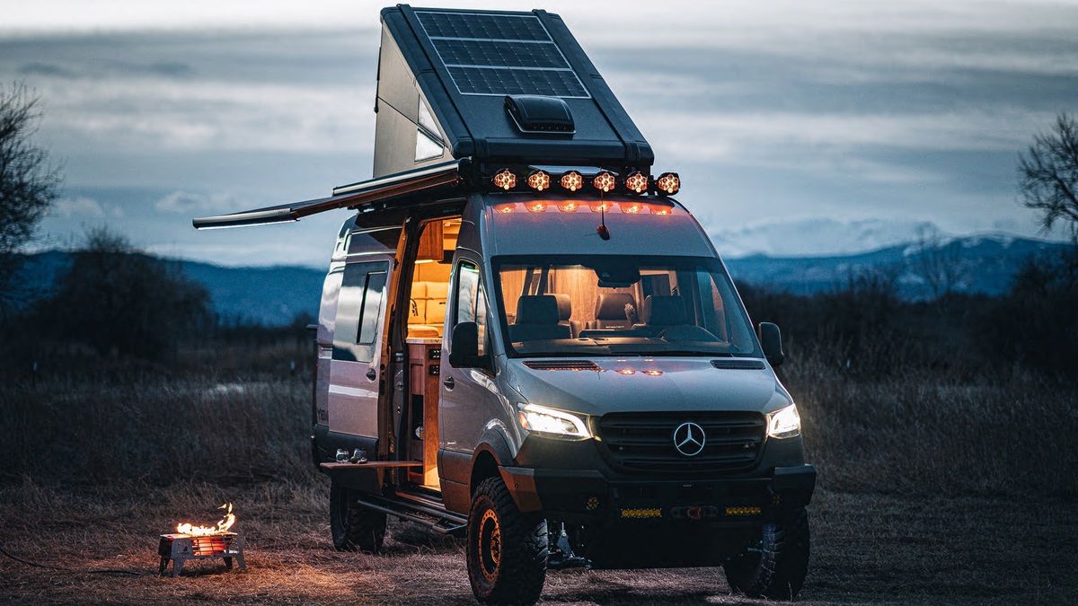 Redtail Overland&#039;s Skyloft van