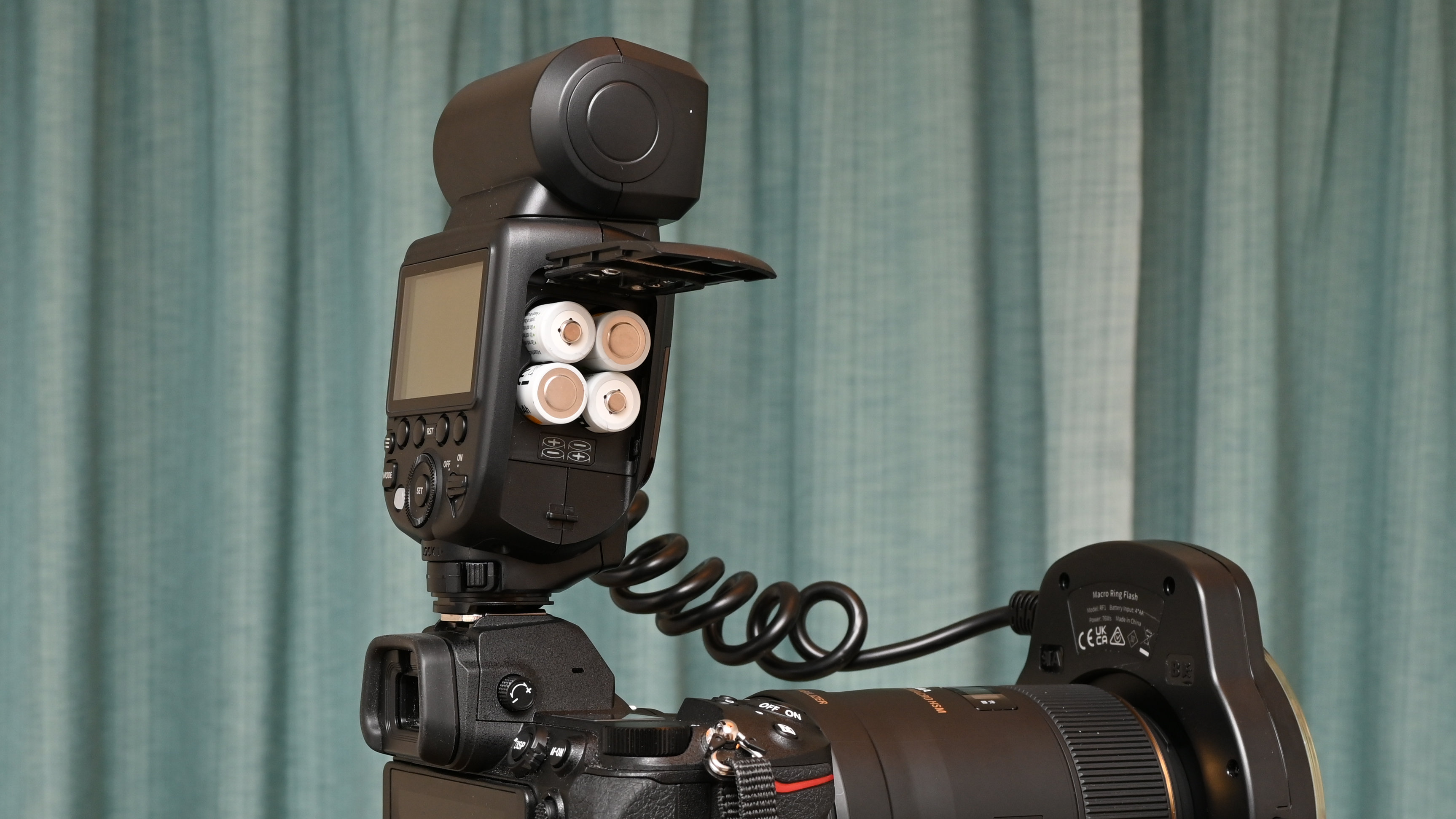 Neewer RF1 Macro Ring Flash product shot