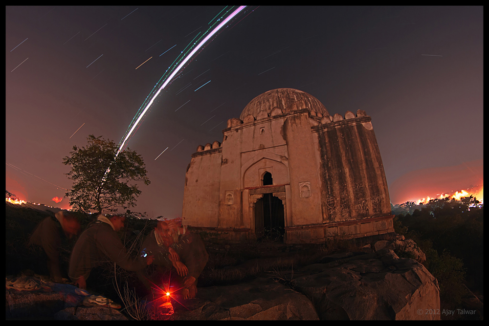 Planes and Stars over Tomb