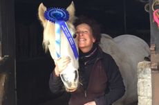 Dil-with-his-rosette.jpg