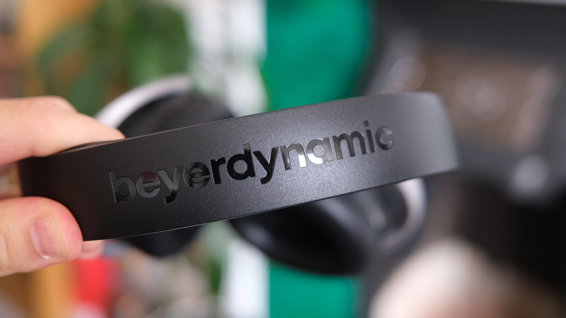 Beyerdynamic Aventho 300 review
