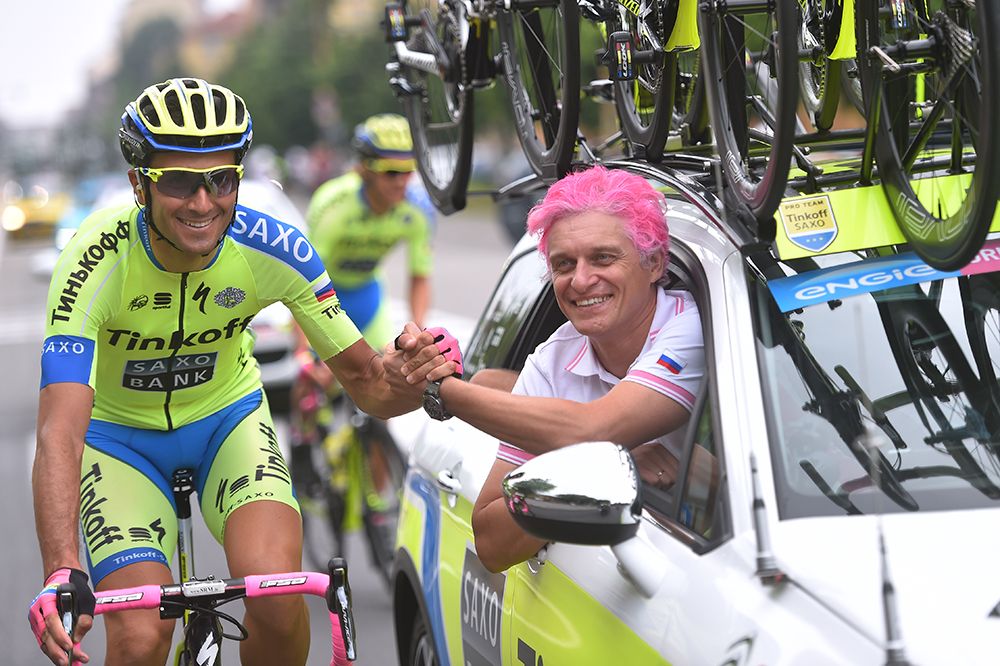 Ivan Basso celebrates with his team boss