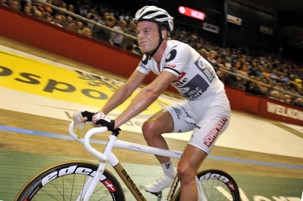 A disappointed Iljo Keisse warms down after the Madison.