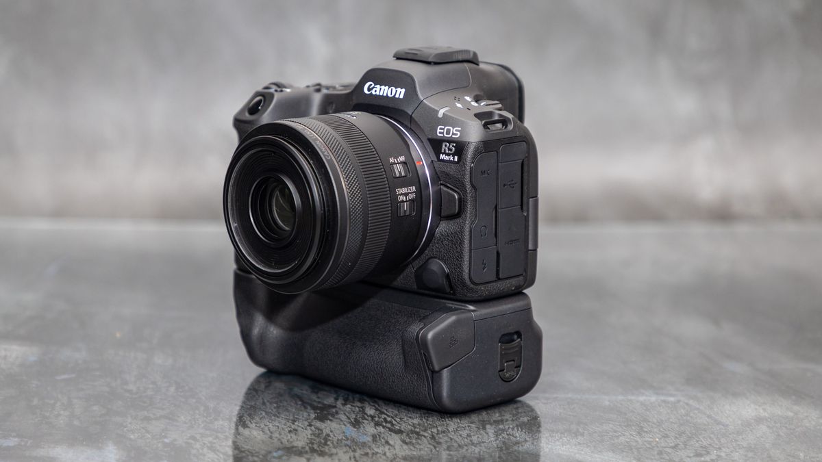 Canon BG-R20EP Battery Grip for Canon EOS R5 Mark II