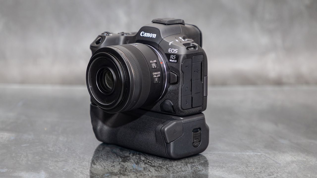 Canon BG-R20EP Battery Grip for Canon EOS R5 Mark II