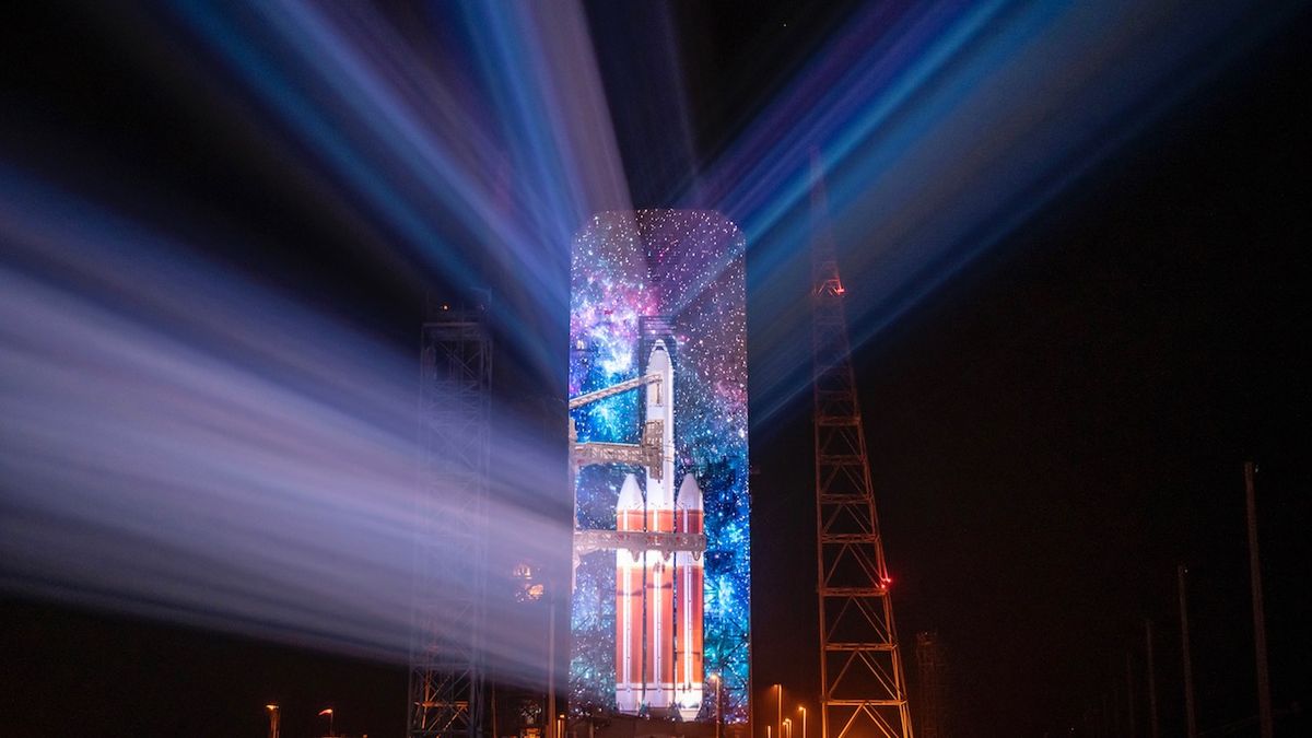 Christie pure RGB laser projectors helped to mark the launch of United Launch Alliance’s (ULA) Delta IV Heavy rocket at Cape Canaveral with the first-ever 3D projection mapping on an operational rocket. 