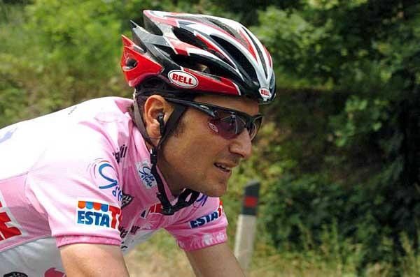 Ivan Basso further strengthened his grip on the maglia rosa with a relaxing day in the saddle