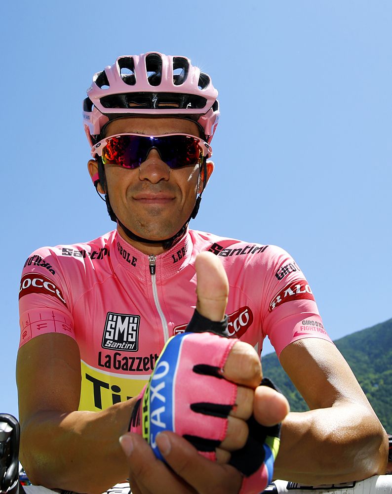 Alberto Contador (Tinkoff-Saxo) gives the thumbs up at stage 17 Giro d'Italia