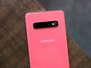 Galaxy S10 in Flamingo Pink