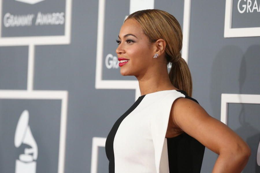 Radio station switches format, now plays Beyonc&amp;amp;eacute; 24/7