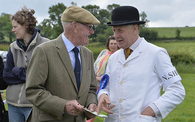 Great friends — former huntsman of the Fernie, Bruce Durno, catches up with Julian Barnfield, joint-master and huntsman of the North Shropshire
