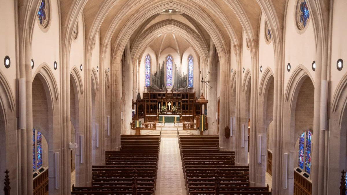 The ICONYX system steers sound directly to the congregation.﻿