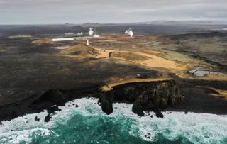 Iceland's Reykjanes peninsula has been shaken by more than 20,000 earthquakes this week. Scientists expect an imminent volcanic eruption.