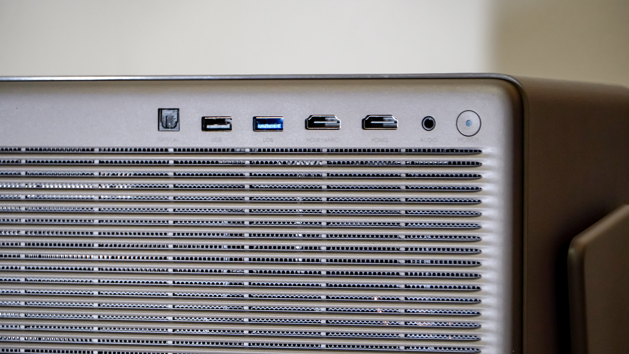 Xgimi Horizon 20 Pro 4K projector on a table