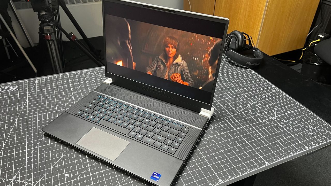 Alienware x16