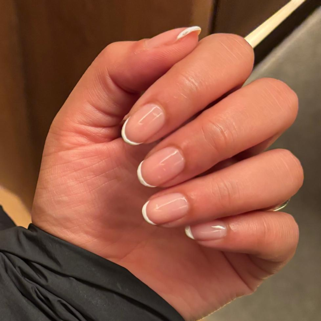 Nessa's nails wearing the Manucurist Active Smooth range