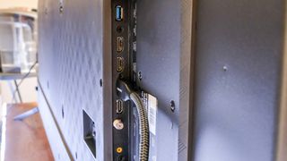 Hisense U7H QLED TV ports