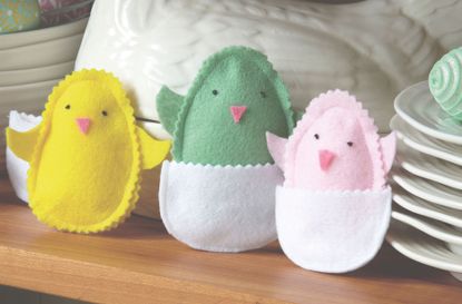 How to make felt chick Easter decorations