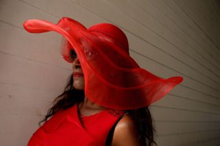 kentucky derby red wavy hat