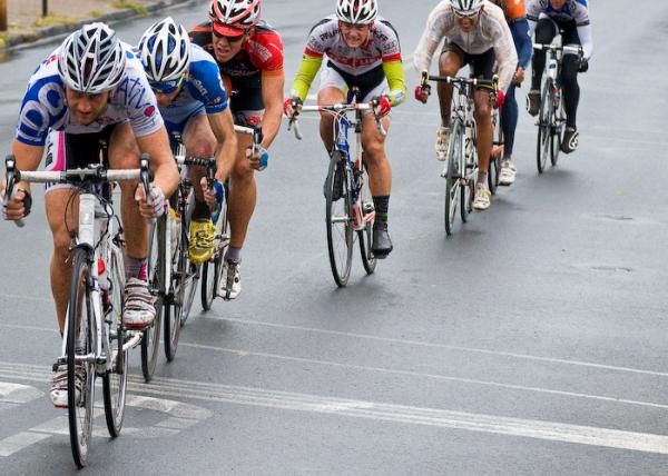 Numerous crashes caused small groups of riders to exert energy chasing back to the main field.