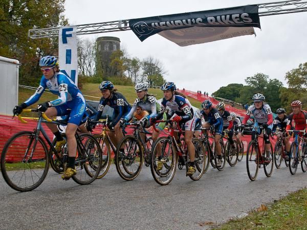 Georgia Gould (Luna Pro Team) leads the elite women&rsquo;s field down the opening path.