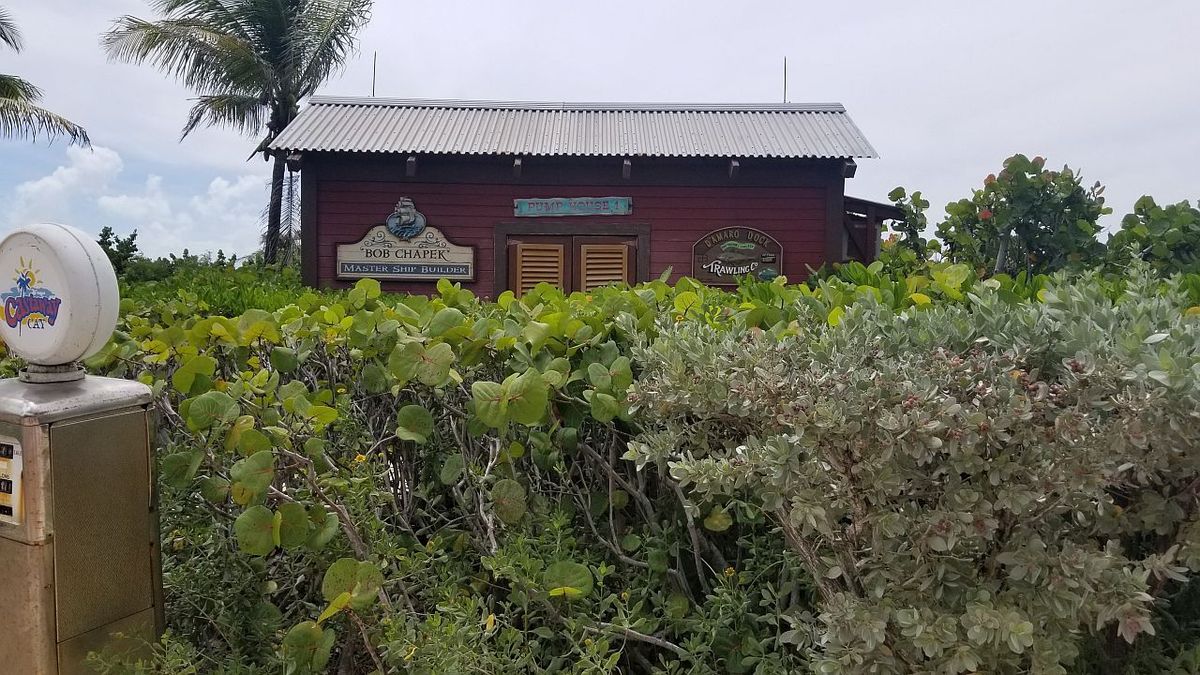 Chapejk and D&#039;Amaro sign at Castaway Cay