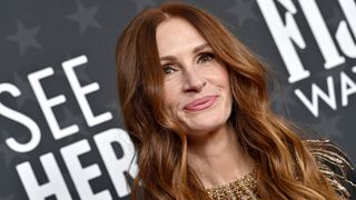 Julia Roberts with shiny copper hair