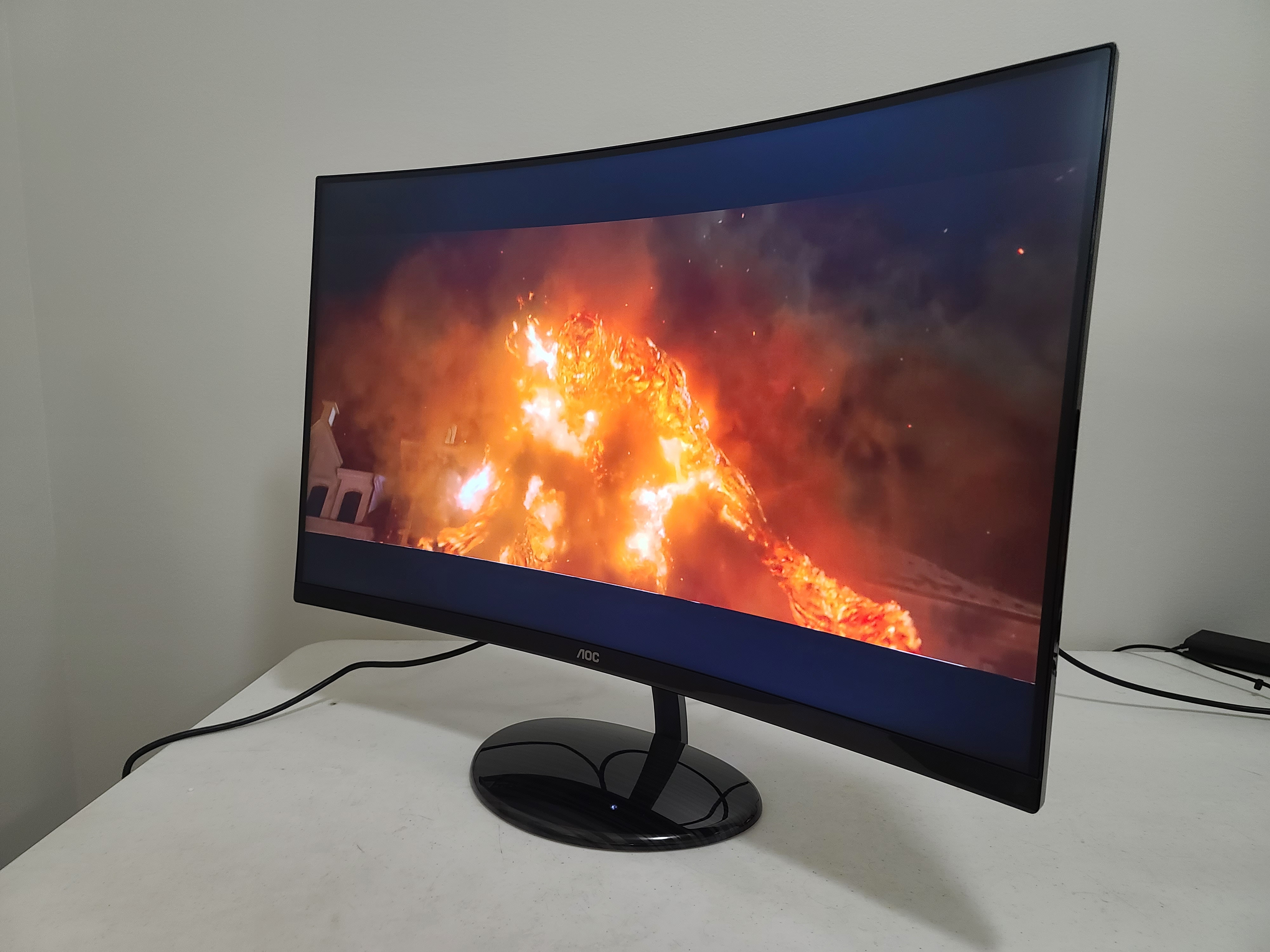 AOC CU32V3
