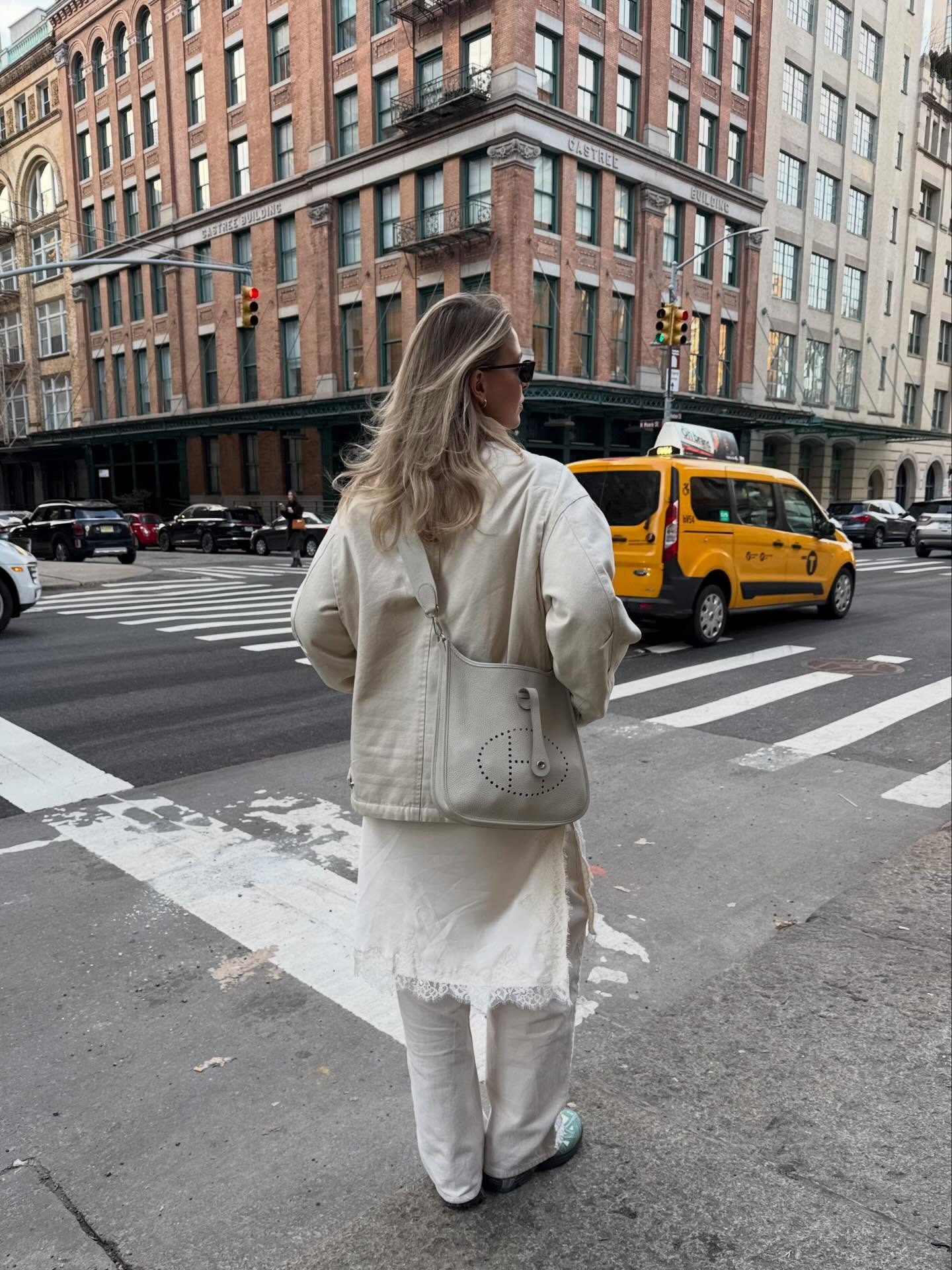 Spring trainer outfits: @holliemercedes