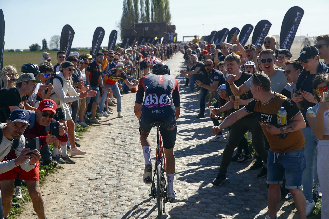 Paris Roubaix 2022 - 119th Edition - Compiegne - Roubaix 257.2 km - 17/04/2022 - Dylan Van Baarle (NED - INEOS Grenadiers) - photo Luca Bettini/SprintCyclingAgency&Acirc;&copy;2022