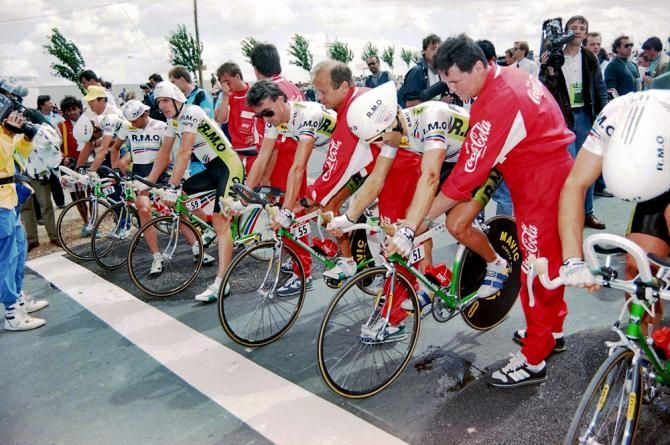 Teams get started for the 1990 Tour de France TTT