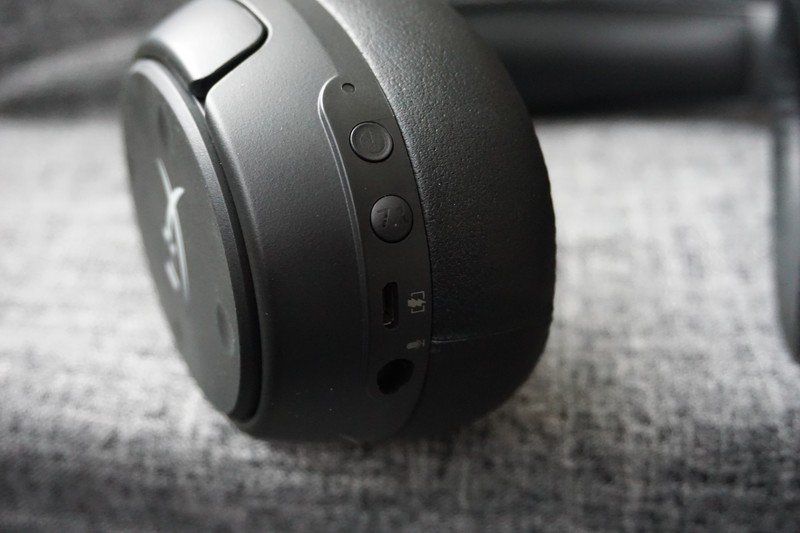 Hyperx Cloud Flight S power and 7.1 surround sound controls