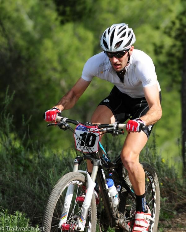 Sid Taberly (Kenda-H2O Overdrive) powering away from the field