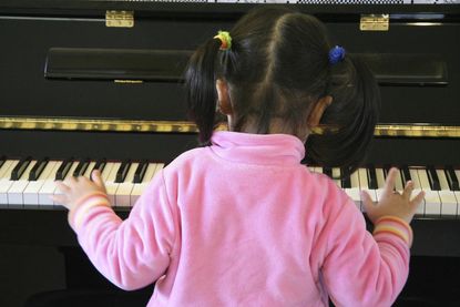 Study: Playing music could improve kids' brains