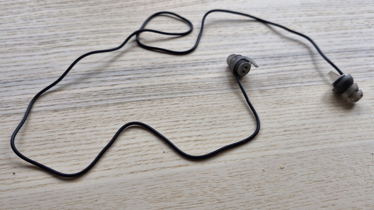 Sennheiser SoundProtex Plus connected by a cord