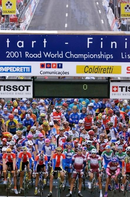 2001 Worlds: The elite men's peloton on the start line in Lisbon, Portugal