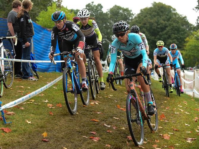 Emily Kachoric (Squid Bicycles) leading Caroline Mani on lap one