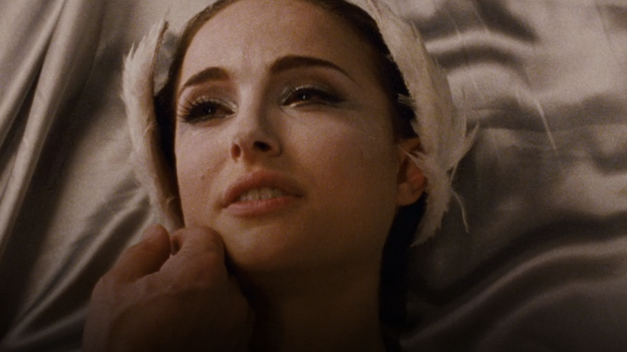 Nina dying at the end of Black Swan