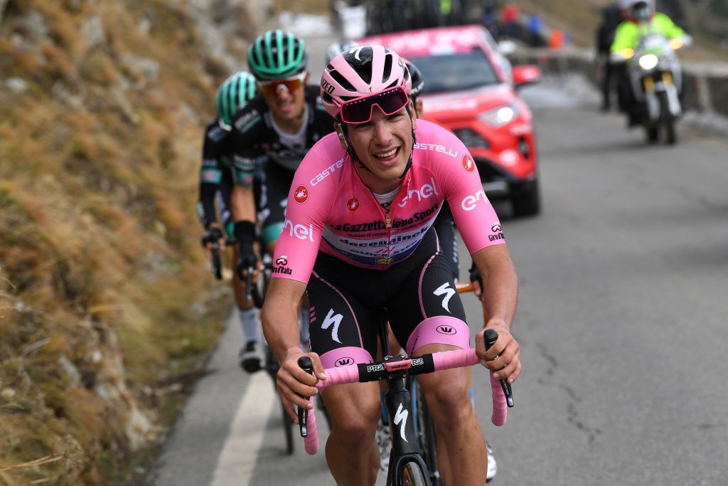 LAGHI DI CANCANO ITALY OCTOBER 22 Joao Almeida of Portugal and Team Deceuninck QuickStep Pink Leader Jersey Passo dello Stelvio Stilfserjoch 2758m during the 103rd Giro dItalia 2020 Stage 18 a 207km stage from Pinzolo to Laghi di Cancano Parco Nazionale dello Stelvio 1945m girodiitalia Giro on October 22 2020 in Laghi di Cancano Italy Photo by Tim de WaeleGetty Images
