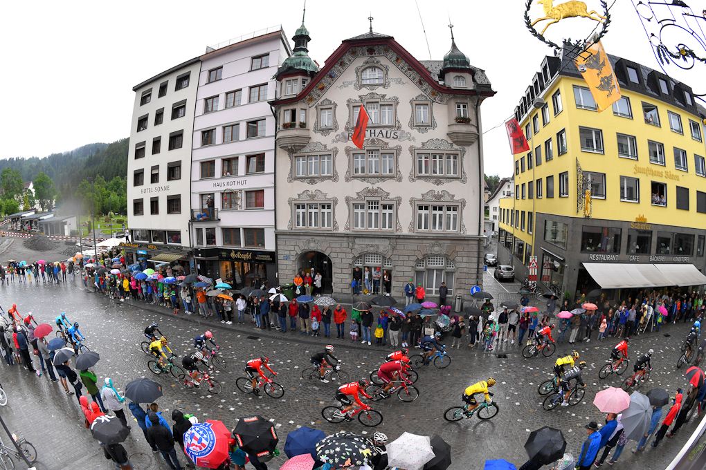 The stage 6 start at Tour de Suisse