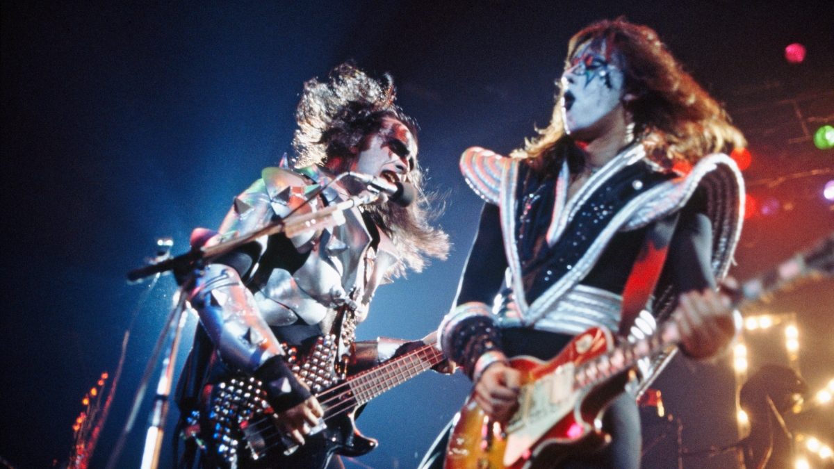 Bassist Gene Simmons (left) and guitarist Ace Frehley performing with American rock group Kiss, circa 1977