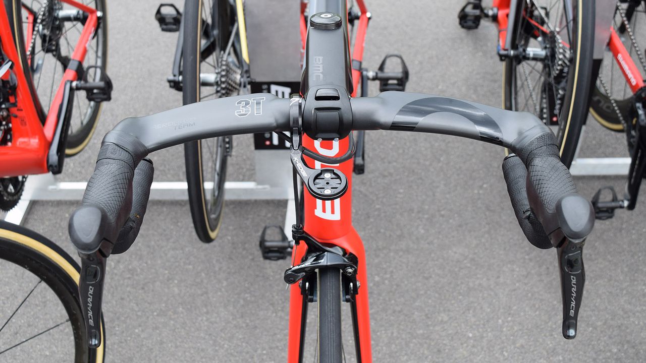 BMC's Michael Sch&auml;r uses 3T Aeronova Team handlebars