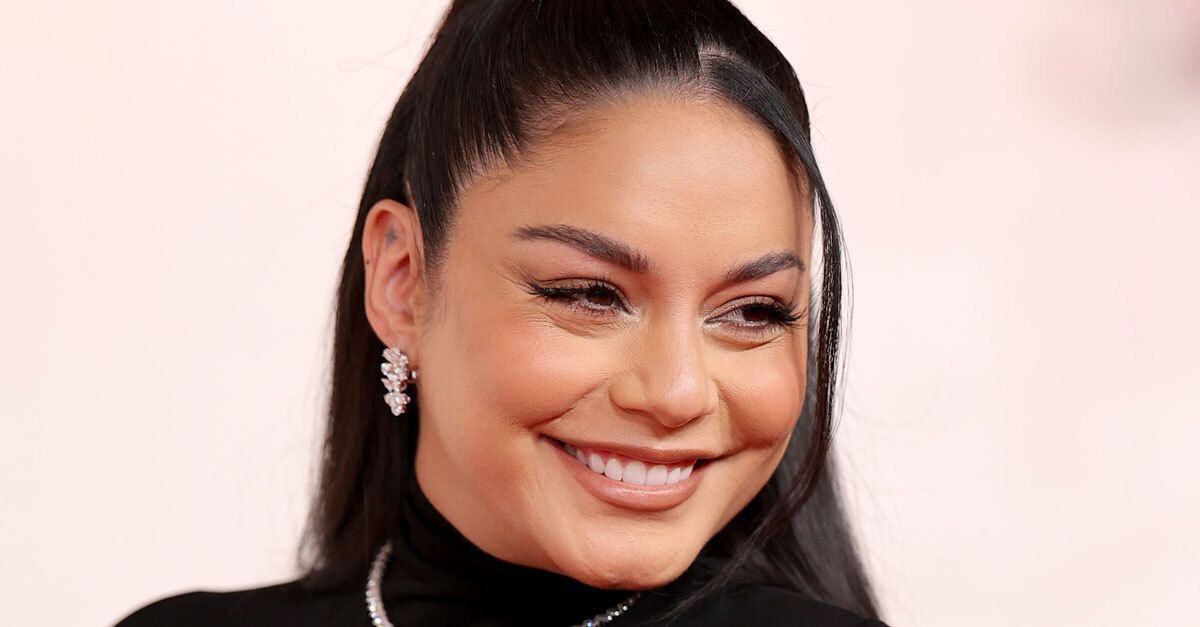 Pregnant Vanessa Hudgens Just Debuted Her Baby Bump on the Oscars Red ...