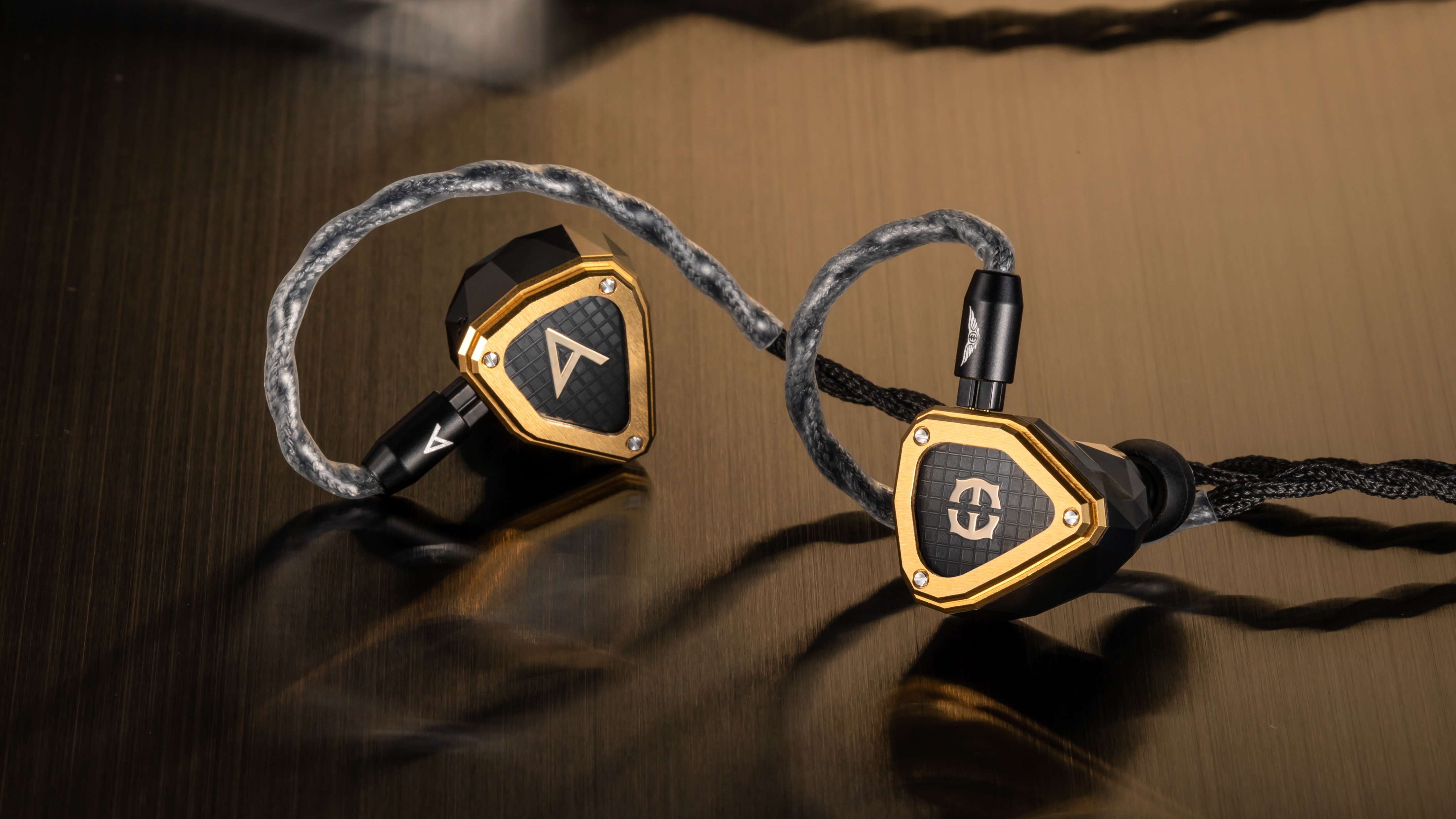 Astell&Kern announces availability for tube-amplified SP3000T and Novus IEMs
