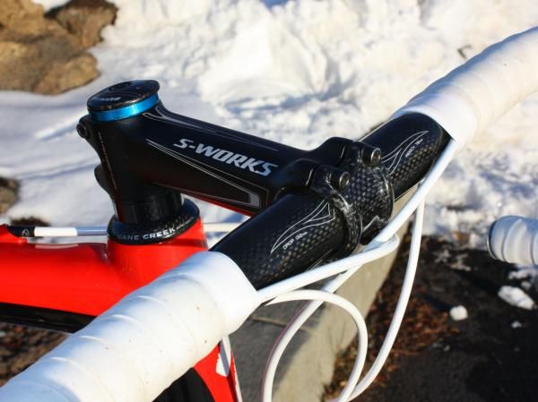 Wells is among the minority of riders using a carbon bar.